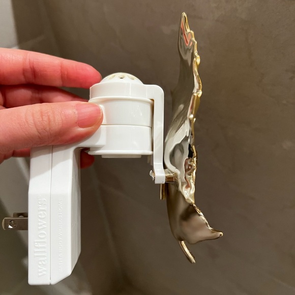 Bath and Body Works Wallflower Plug - Picture 4 of 4